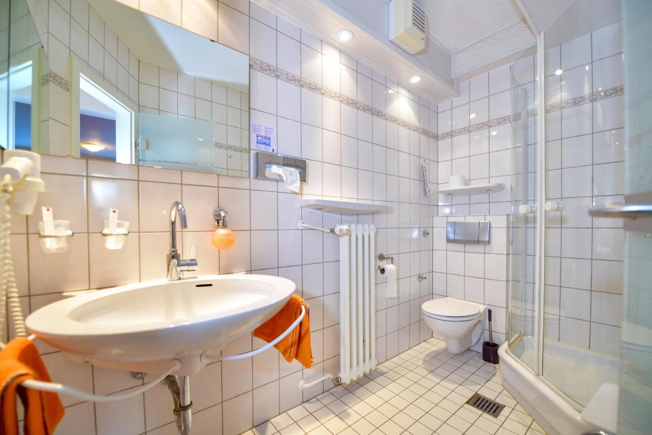 Hotel Zur Post Balve エクステリア 写真